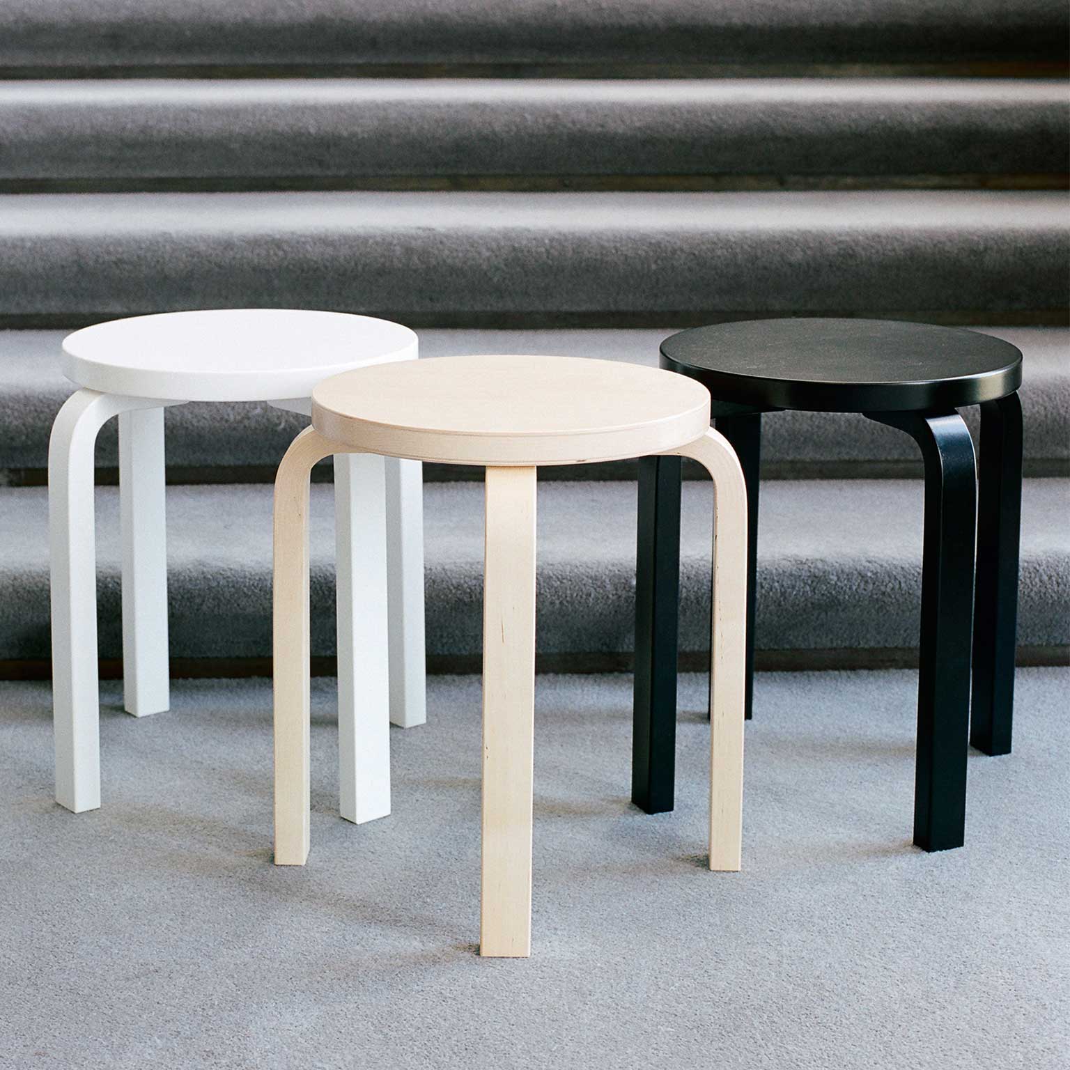 STOOL60 black ブラックラッカー artek主な素材木