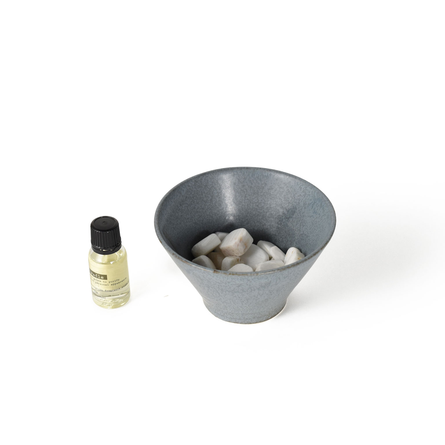 MORI meditation fragrance stone ho wood + frankincense